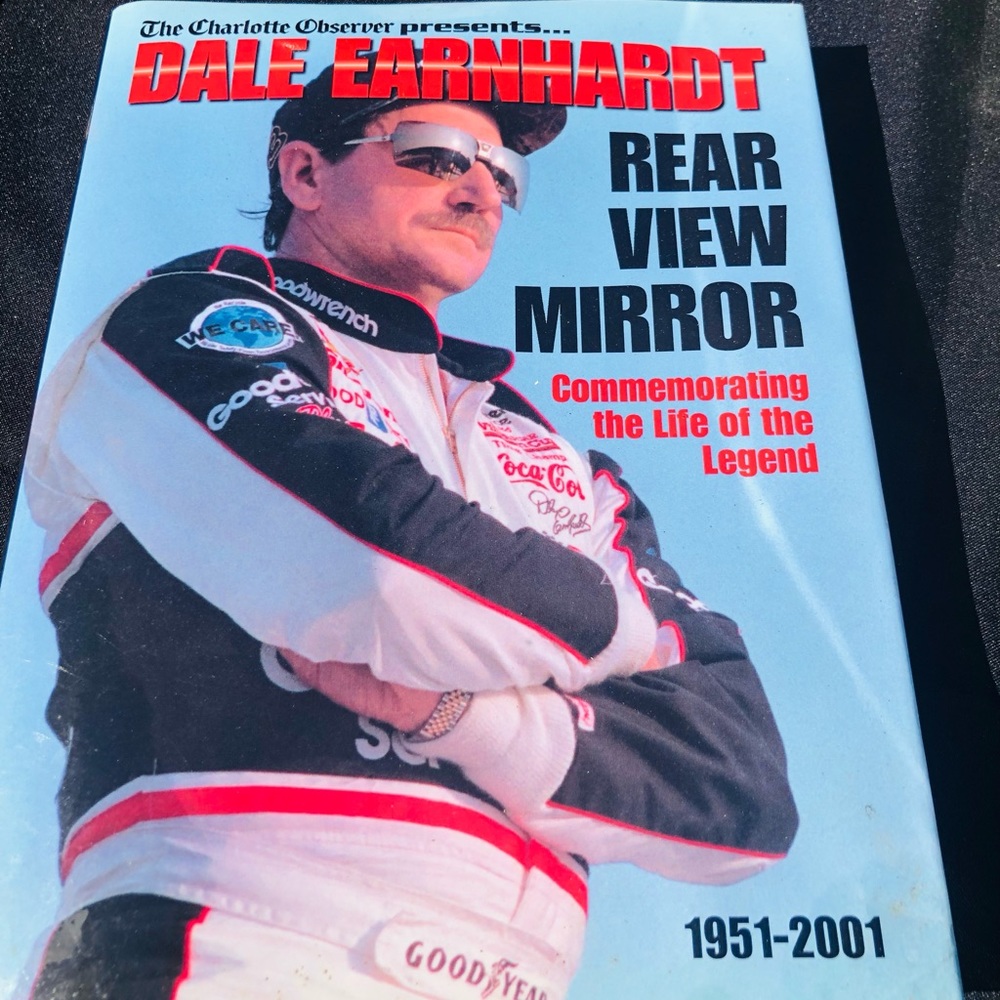 Book on Dale Earnhardt by the Charlotte Observer‎